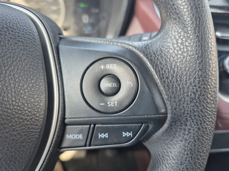 2024 Toyota Corolla Cross LE HEV 