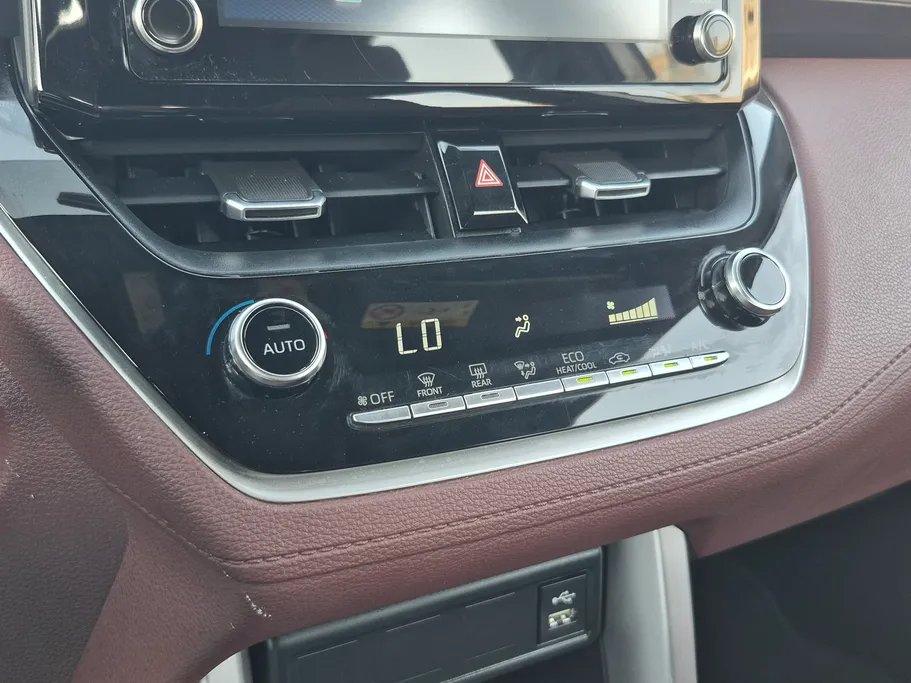 2024 Toyota Corolla Cross LE HEV 