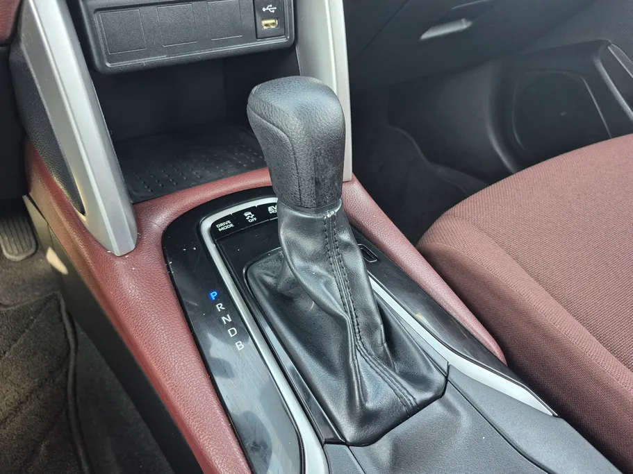 2024 Toyota Corolla Cross LE HEV 