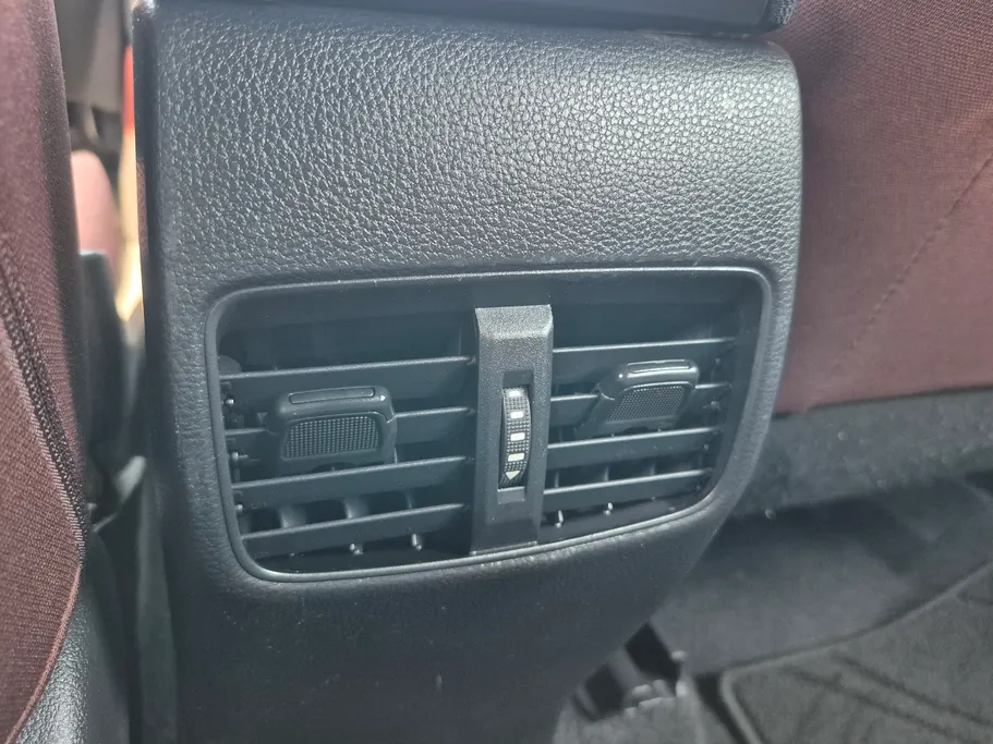 2024 Toyota Corolla Cross LE HEV 