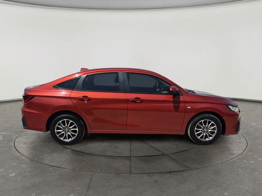 2024 Toyota Yaris  Y 