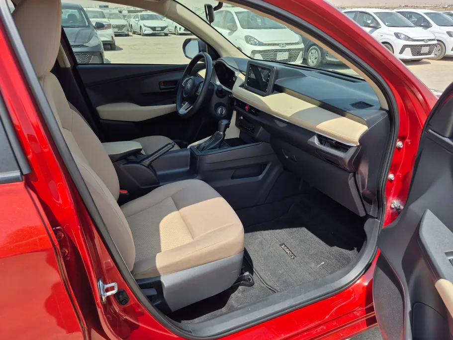 2024 Toyota Yaris  Y 