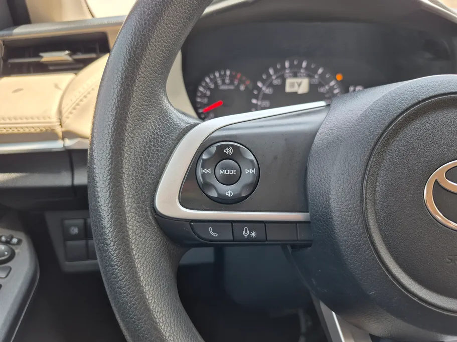 2024 Toyota Yaris  Y 