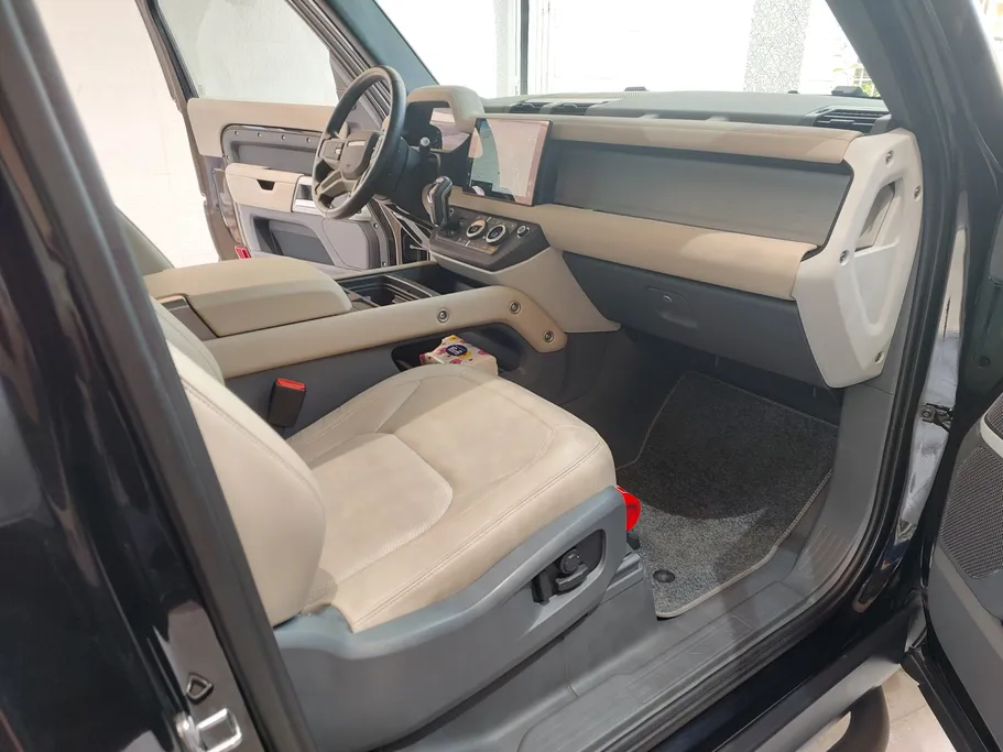 2024 Land Rover Defender P300 S 
