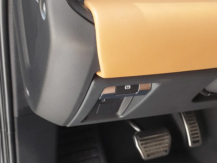 2024 Land Rover Defender P525 