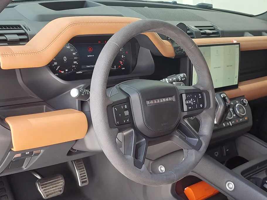 2024 Land Rover Defender P525 