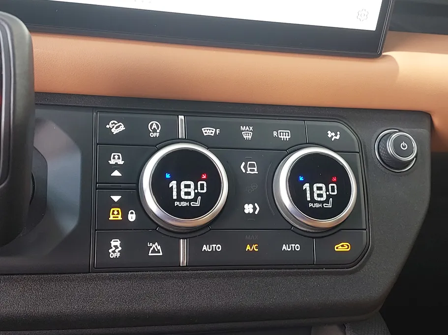 2024 Land Rover Defender P525 