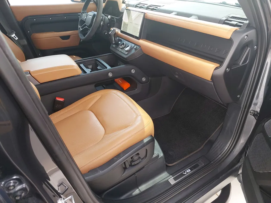 2024 Land Rover Defender P525 
