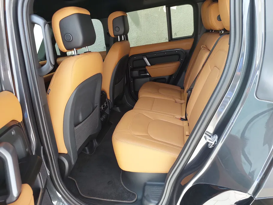2024 Land Rover Defender P525 