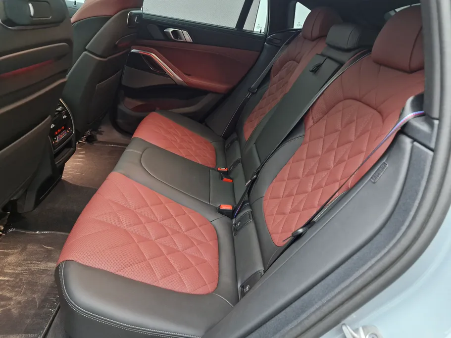 بي ام دبليو الفئة اكس 6 xDrive 40i 2025 