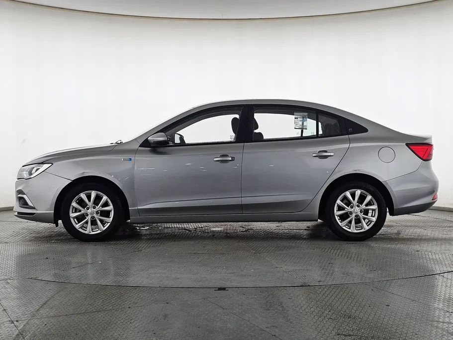 2022 MG 5 STD 