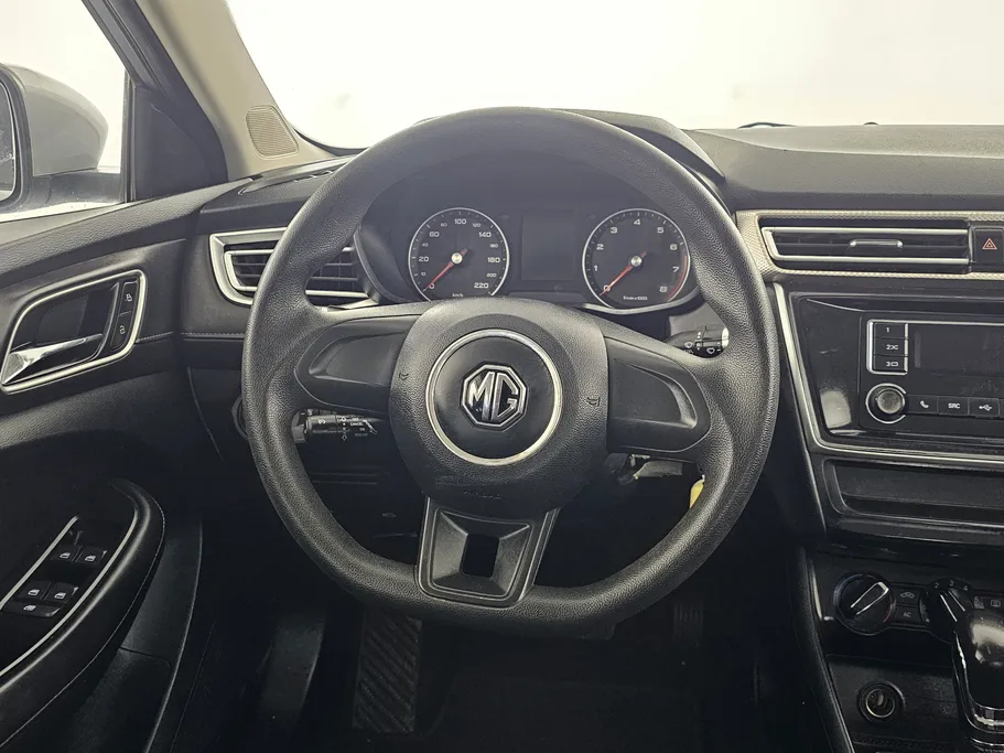 2022 MG 5 STD 