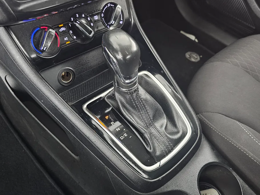 2022 MG 5 STD 