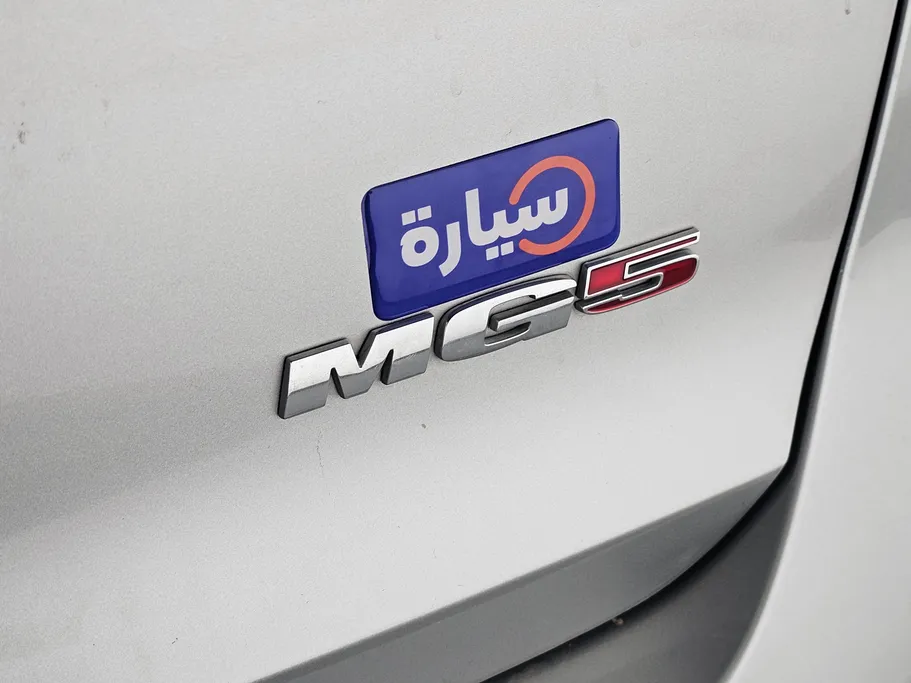 2022 MG 5 STD 