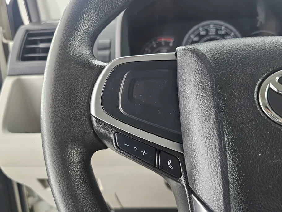 2023 Toyota Haice فان بضاعه 