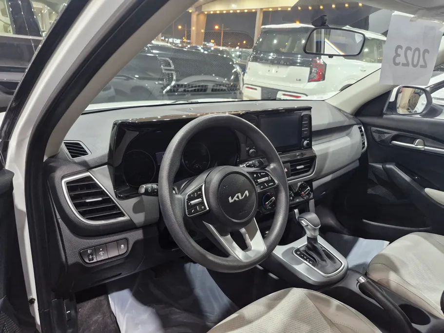 2023 Kia Seltos LX 
