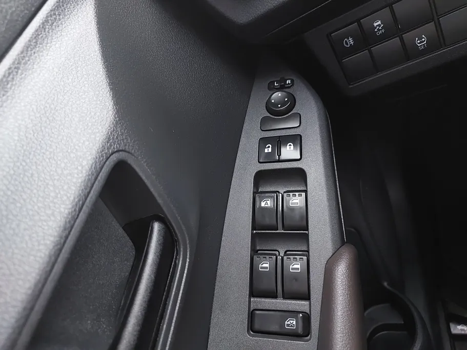 2023 Toyota Yaris  Y 