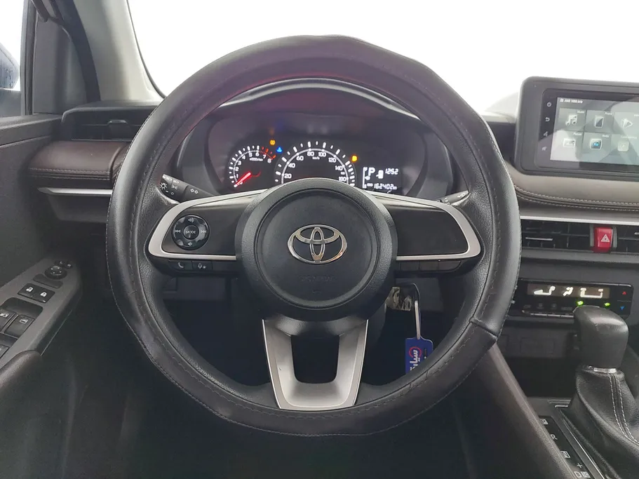 2023 Toyota Yaris  Y 