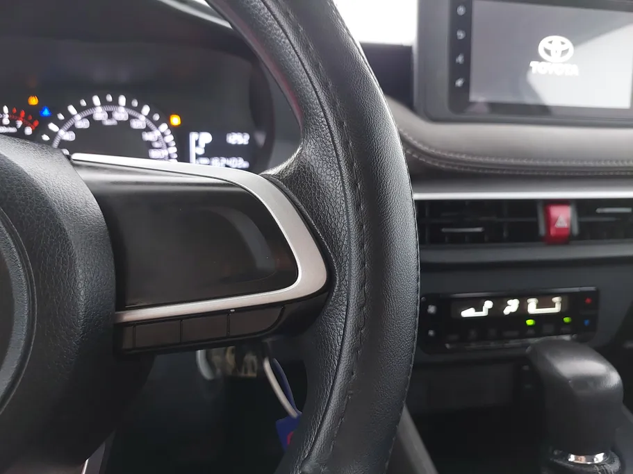 2023 Toyota Yaris  Y 