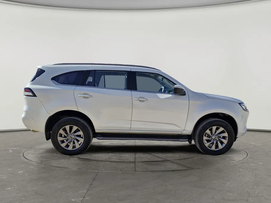 2023 Isuzu MU Full 
