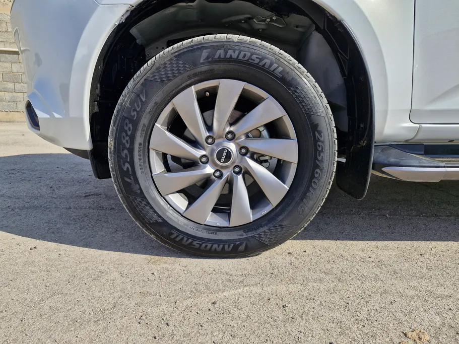 2023 Isuzu MU Full 