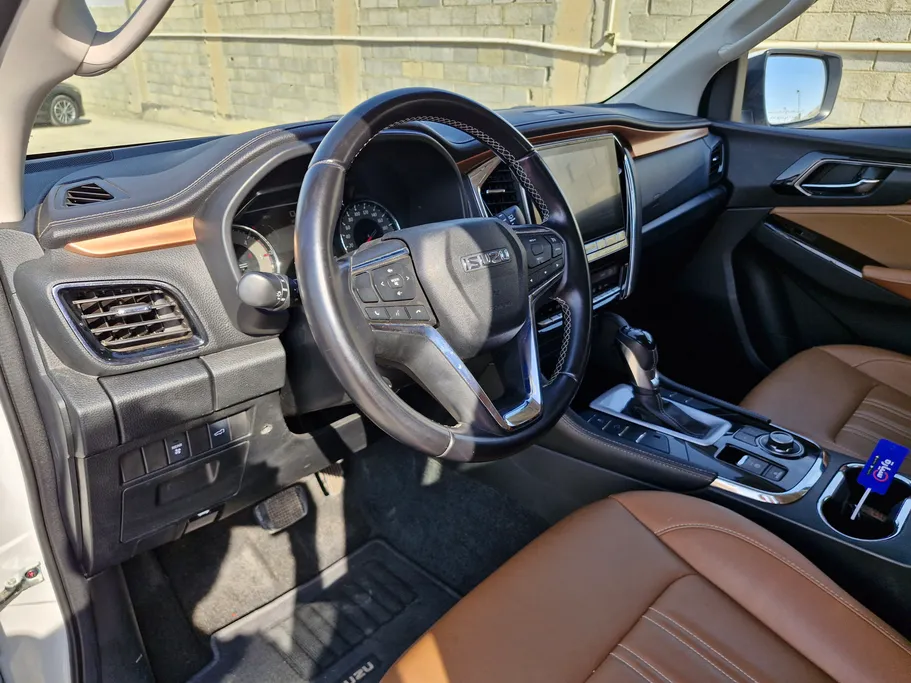 2023 Isuzu MU Full 