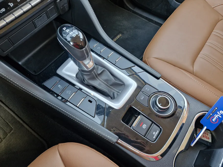 2023 Isuzu MU Full 