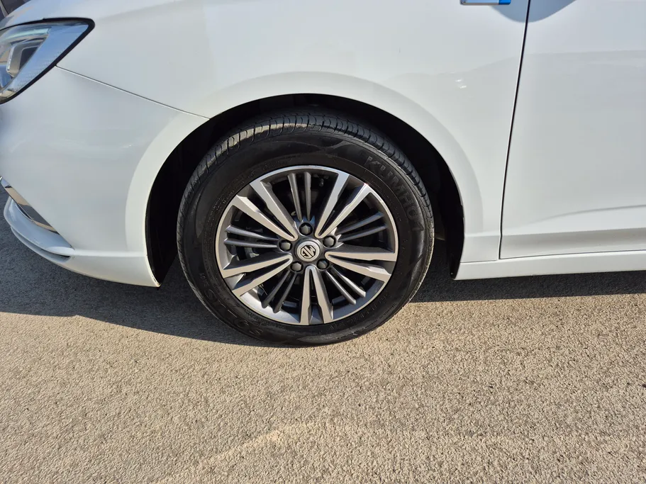 2024 MG 5 COM 