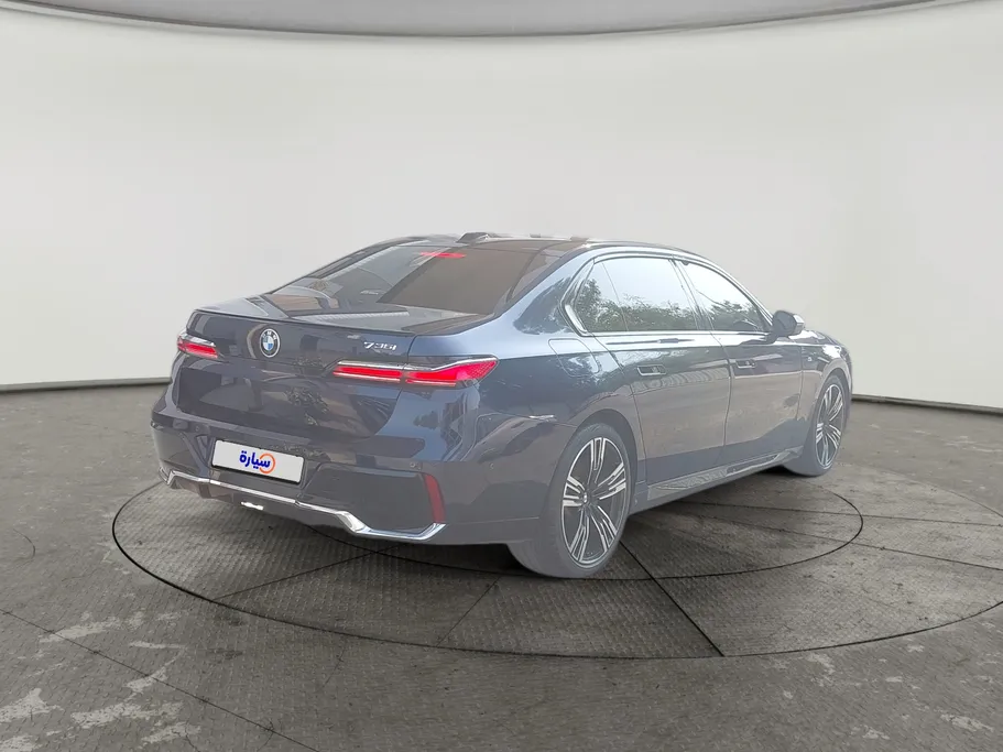 2024 BMW 7 Series 735i 