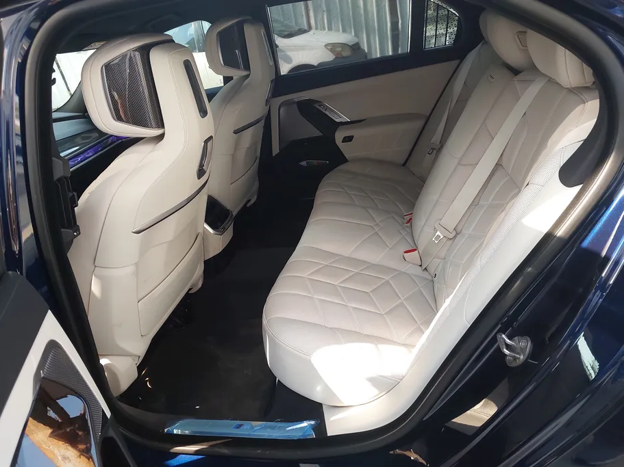 2024 BMW 7 Series 735i 