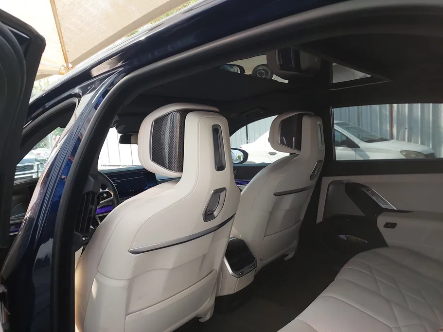 2024 BMW 7 Series 735i 