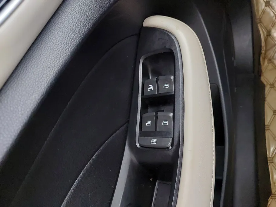 2023 MG 5 STD 