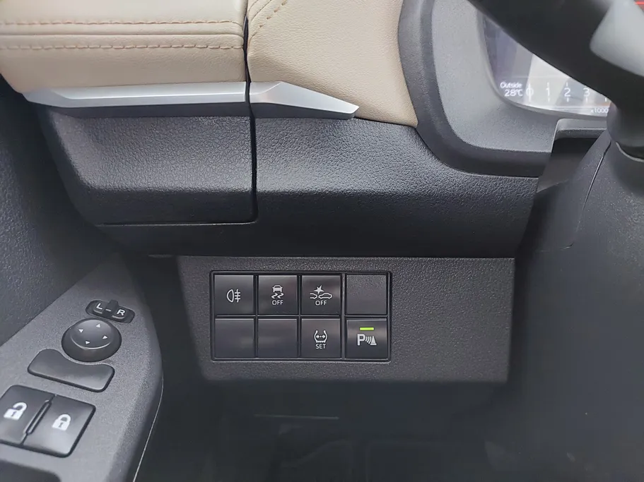 2023 Toyota Yaris  Y Plus 