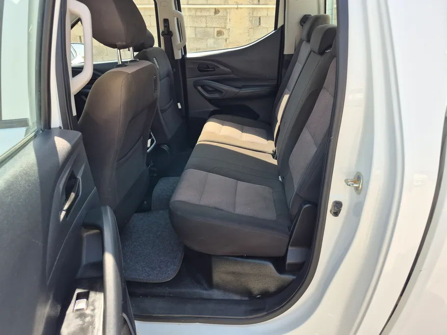 بيجو Landtrek STD 2023 