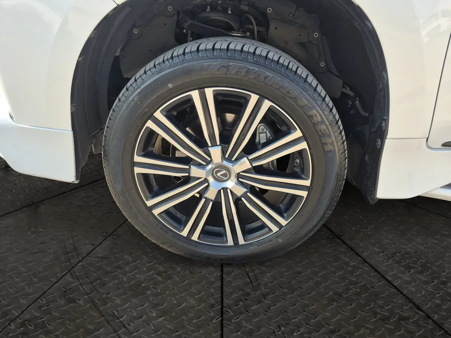2020 Lexus LX 570 S 