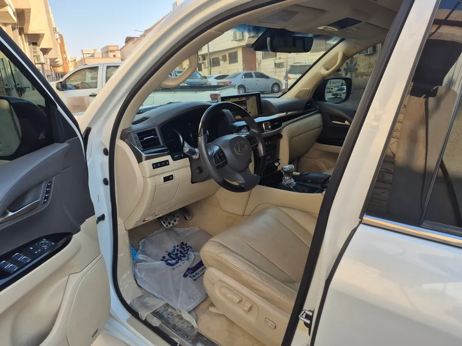 2020 Lexus LX 570 S 