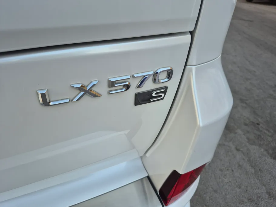 2020 Lexus LX 570 S 