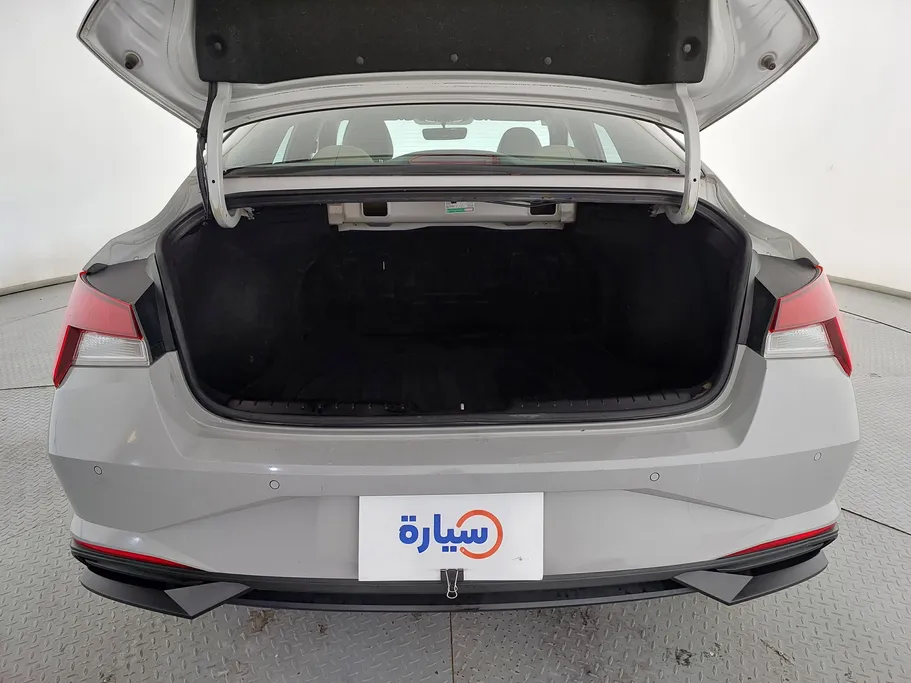 2023 Hyundai Elantra Smart 