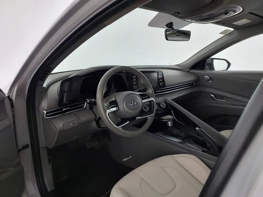 2023 Hyundai Elantra Smart 