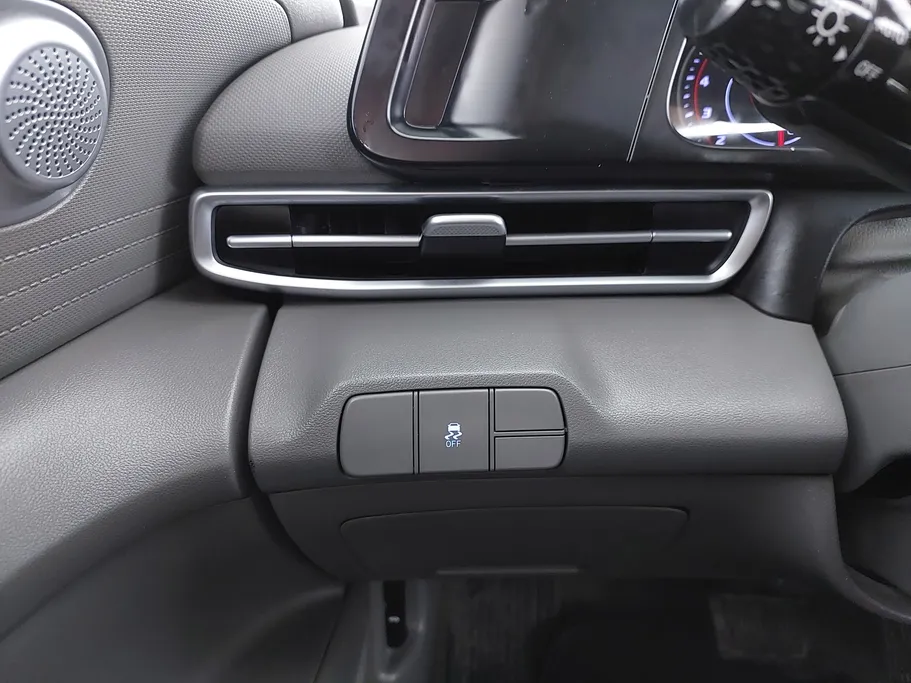 2023 Hyundai Elantra Smart 