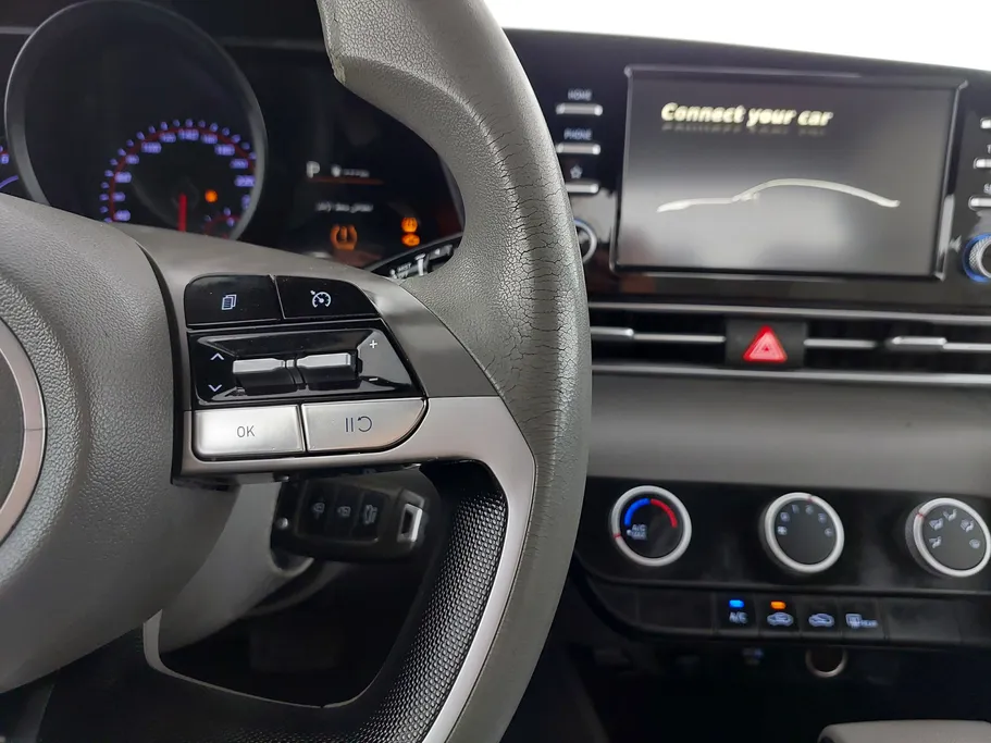 2023 Hyundai Elantra Smart 