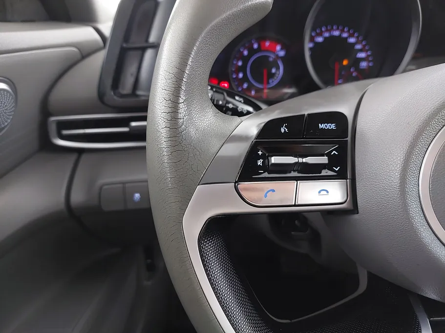 2023 Hyundai Elantra Smart 