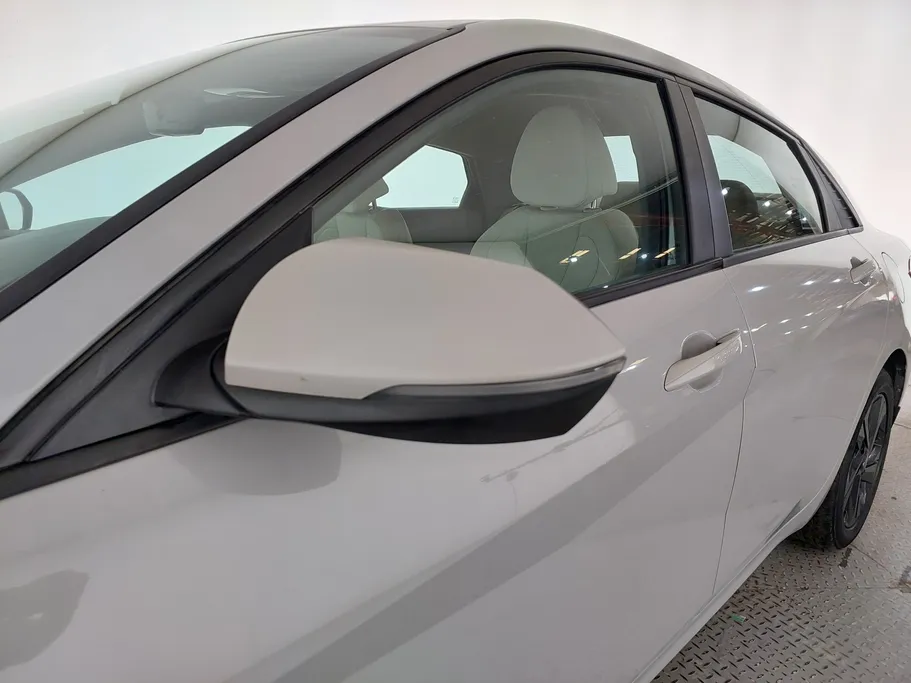 2023 Hyundai Elantra Smart 