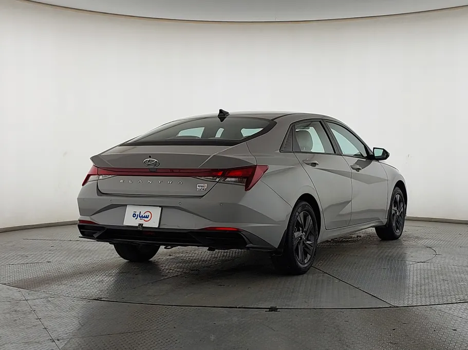 2023 Hyundai Elantra Smart 