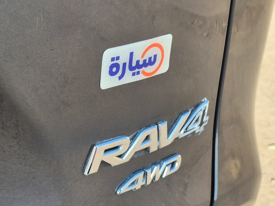 تويوتا راف فور LE 2022 