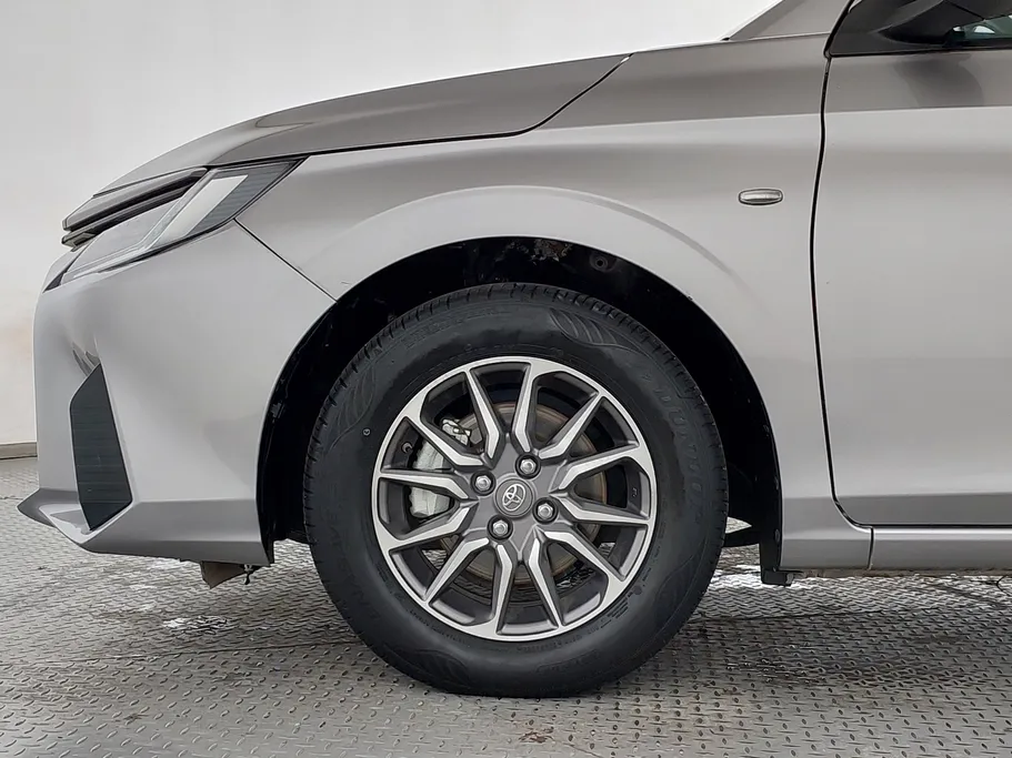 2024 Toyota Yaris  Y 