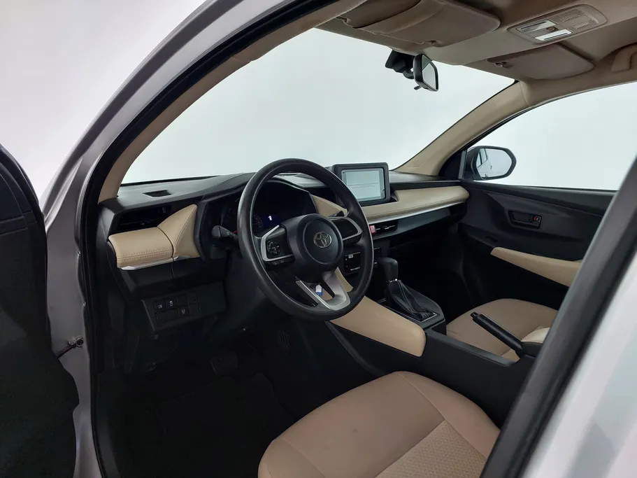 2024 Toyota Yaris  Y 
