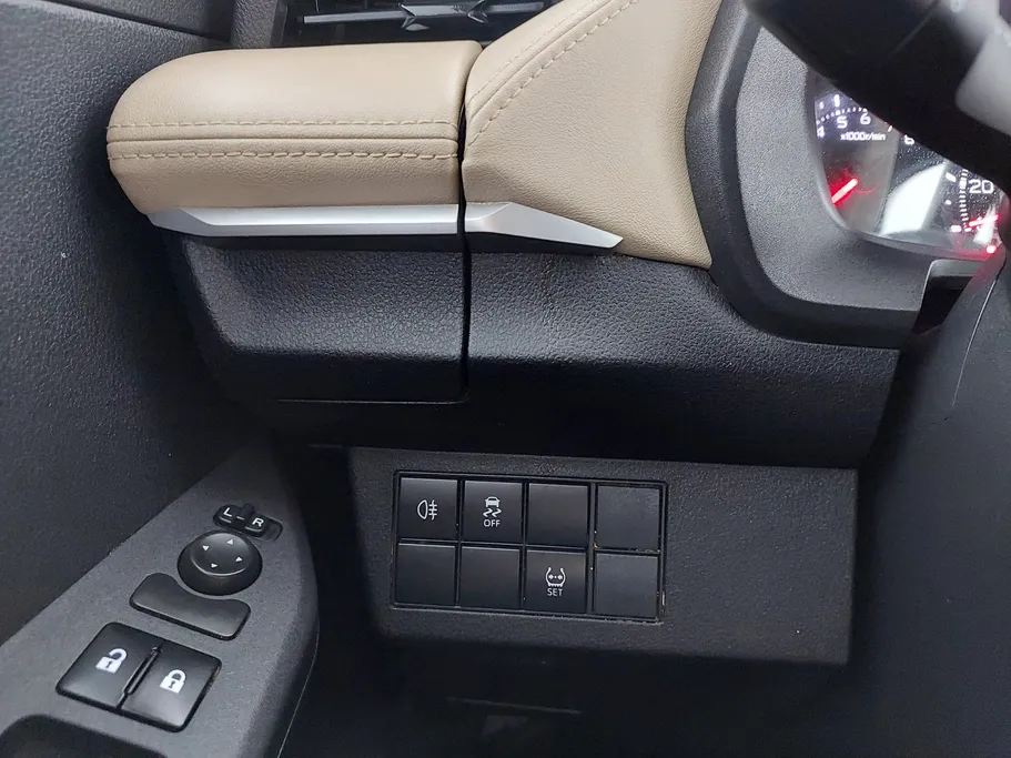 2024 Toyota Yaris  Y 