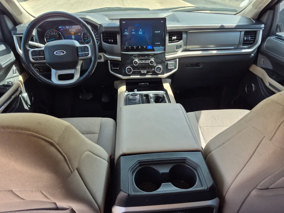 2023 Ford Expedition XLT 