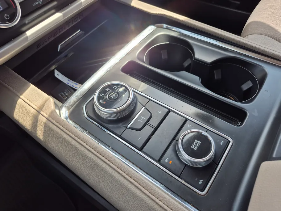 2023 Ford Expedition XLT 